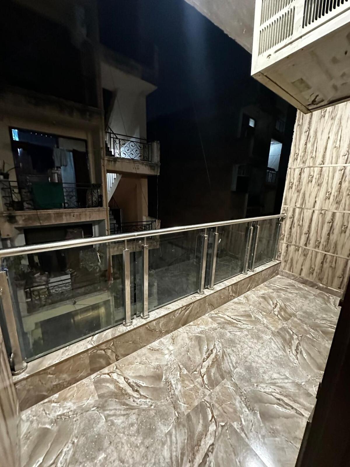 Spacious 2bhk Flat With Balcony *