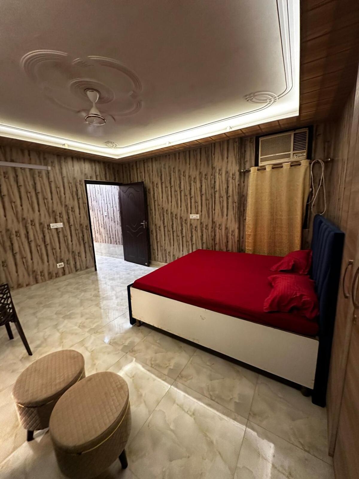 Spacious 2bhk Flat With Balcony * New Delhi