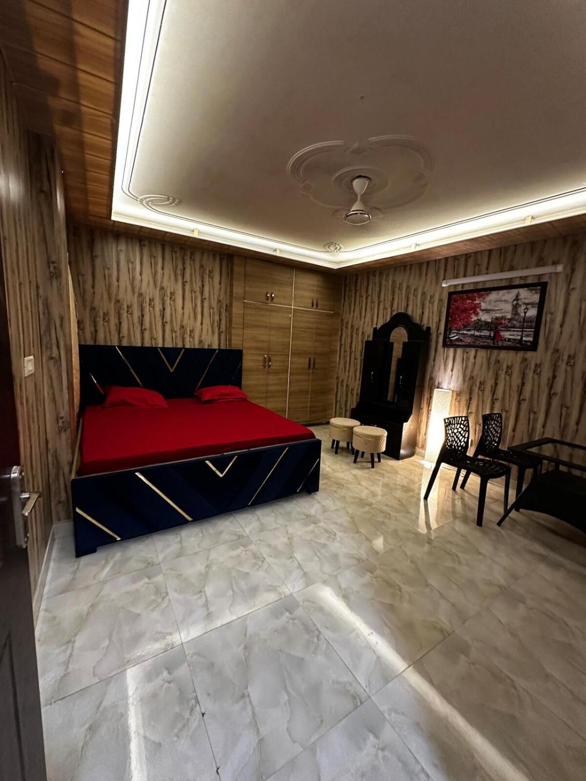 Spacious 2bhk Flat With Balcony Apartment