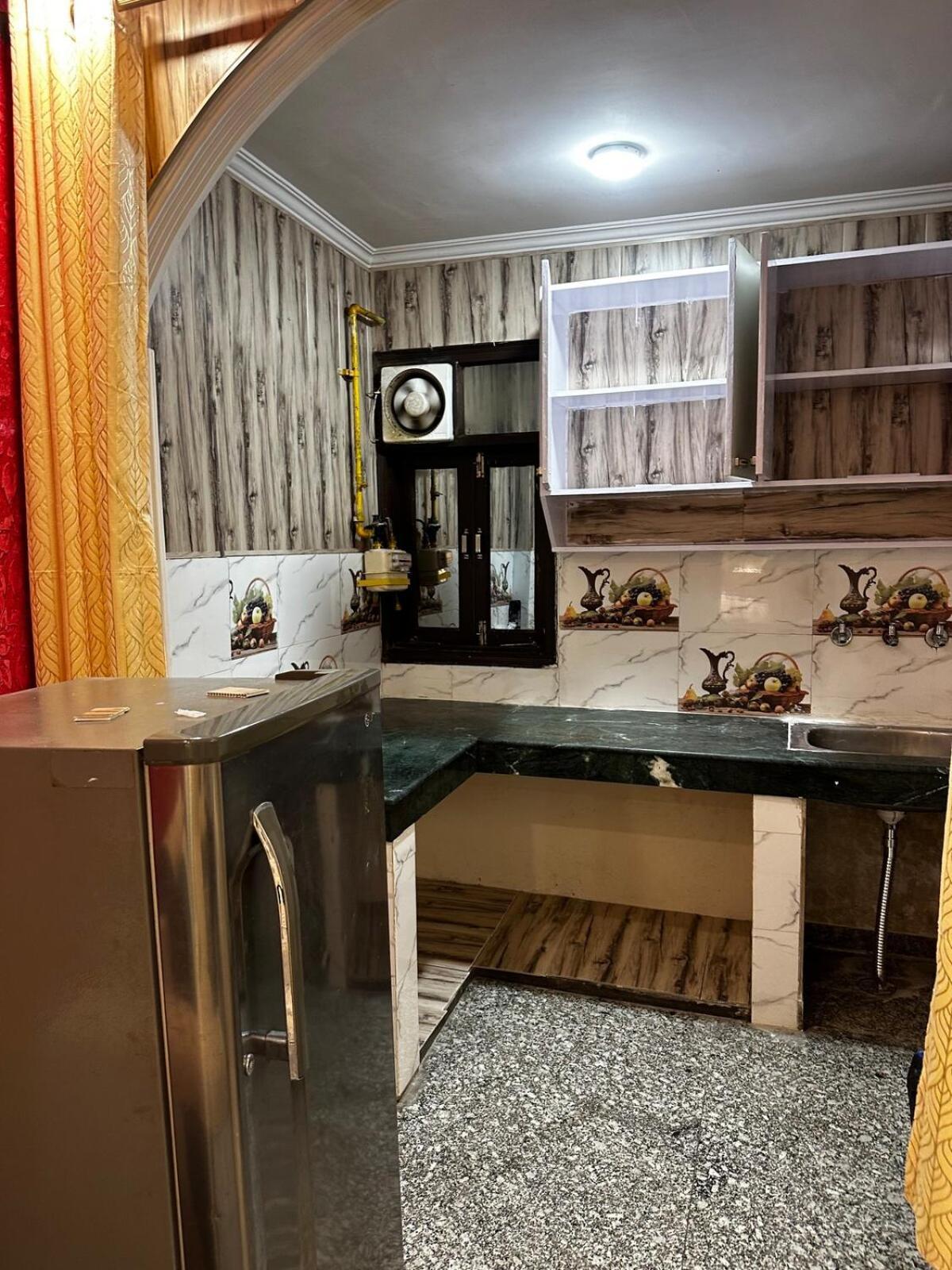 Spacious 2bhk Flat With Balcony New Delhi